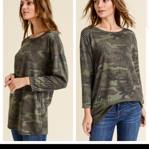 ❤LAST ONE❤Criss cross camo waffle knit top. Size Small - Picture 2 of 5